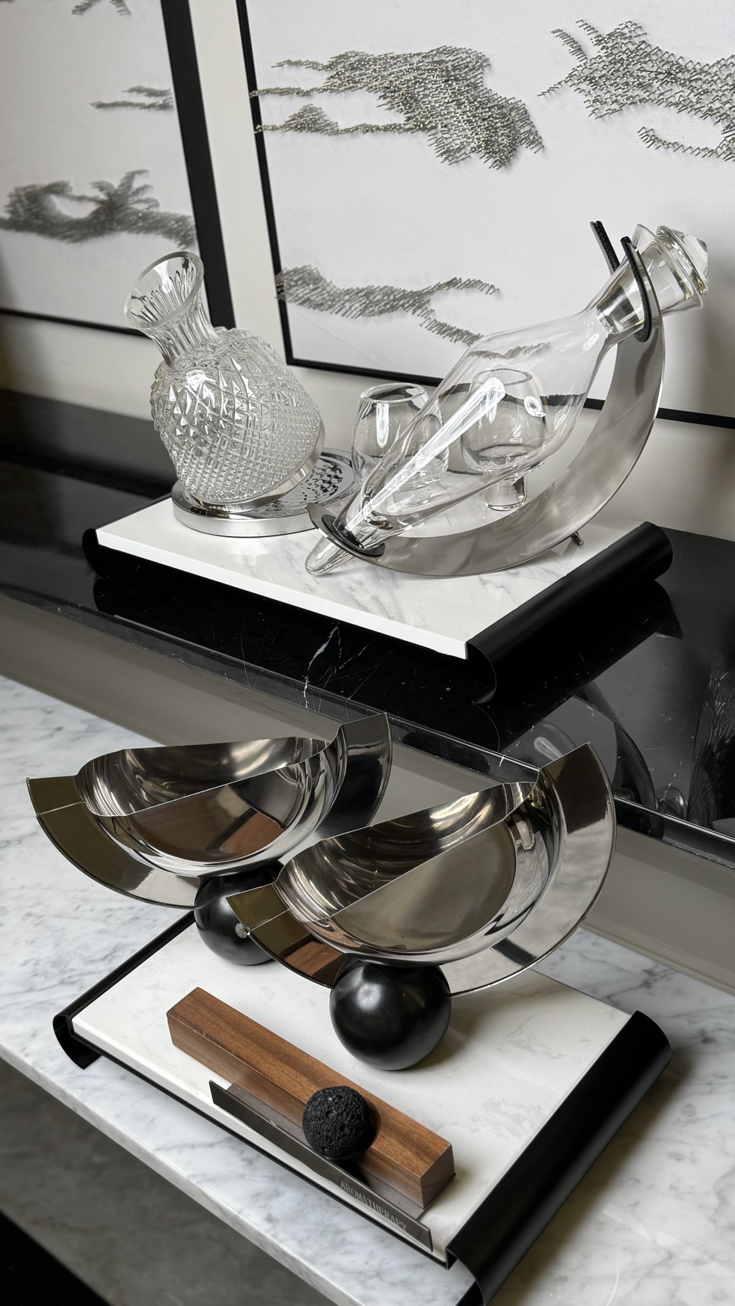 Elegant Marble Display Stand - الصورة 3